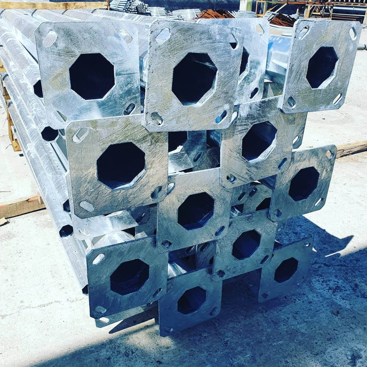 Опоры несиловые граненые конические оцинкованные