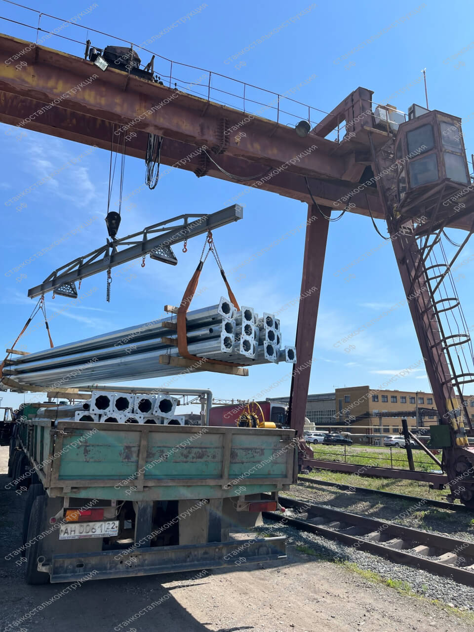 Отгрузка несиловых опор на территории Станкостальконструкции