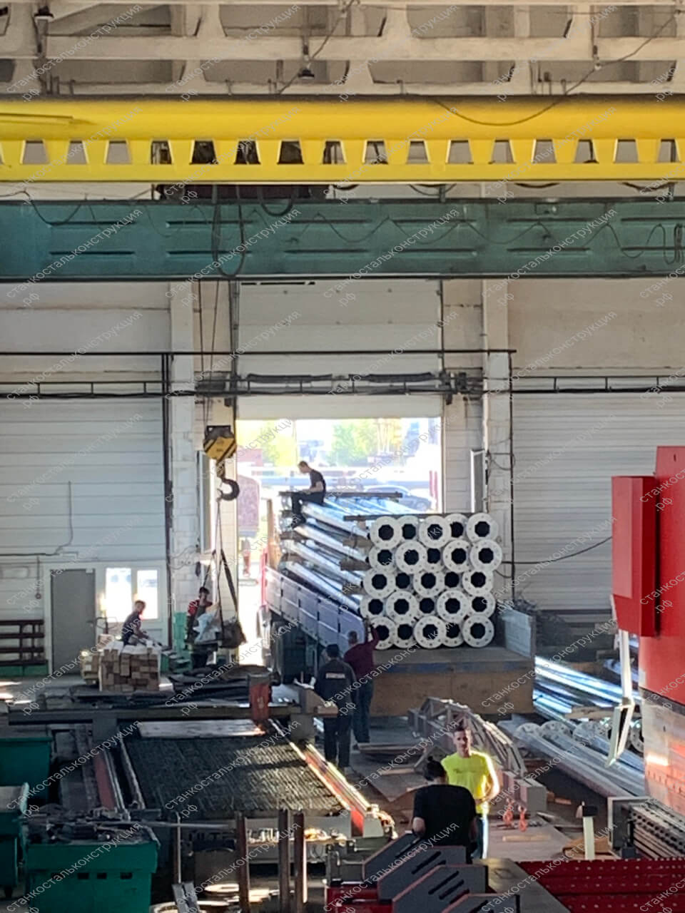 Процесс отгрузки силовых фланцевых опор